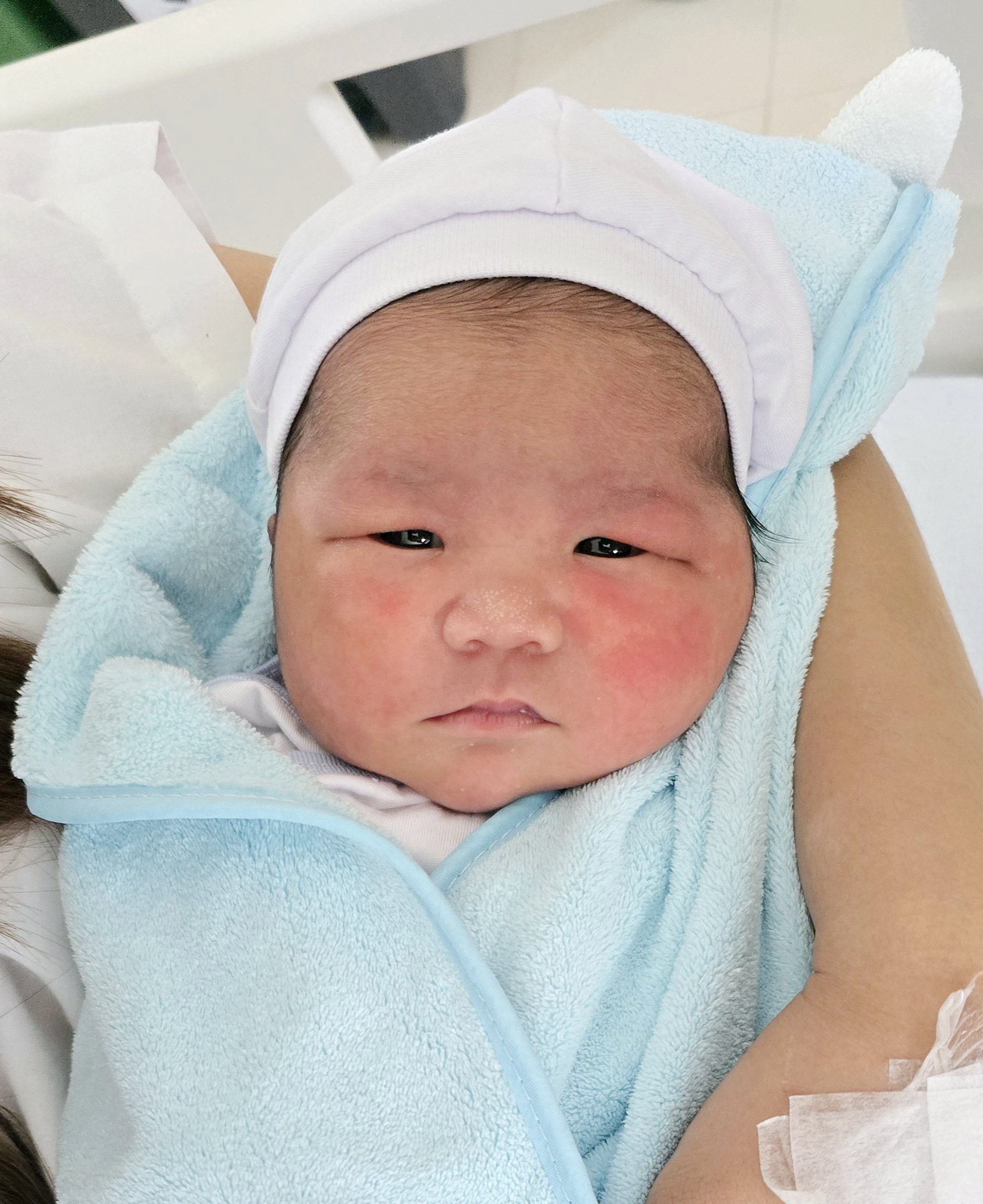 Julian at birth - Newborn
